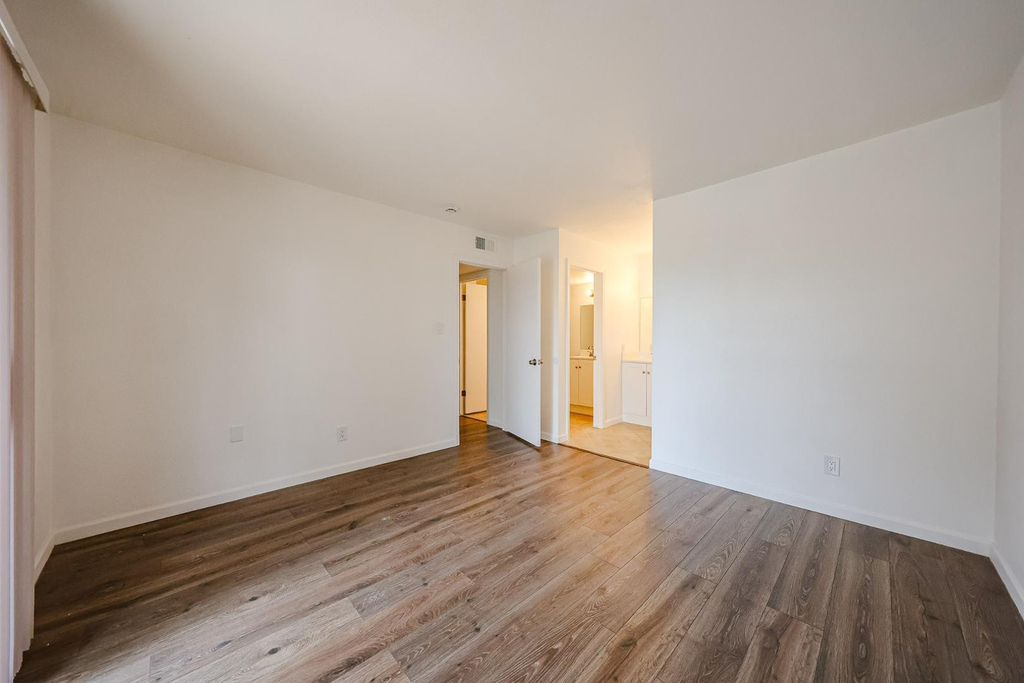 5757 W Eugie Avenue - Photo 49