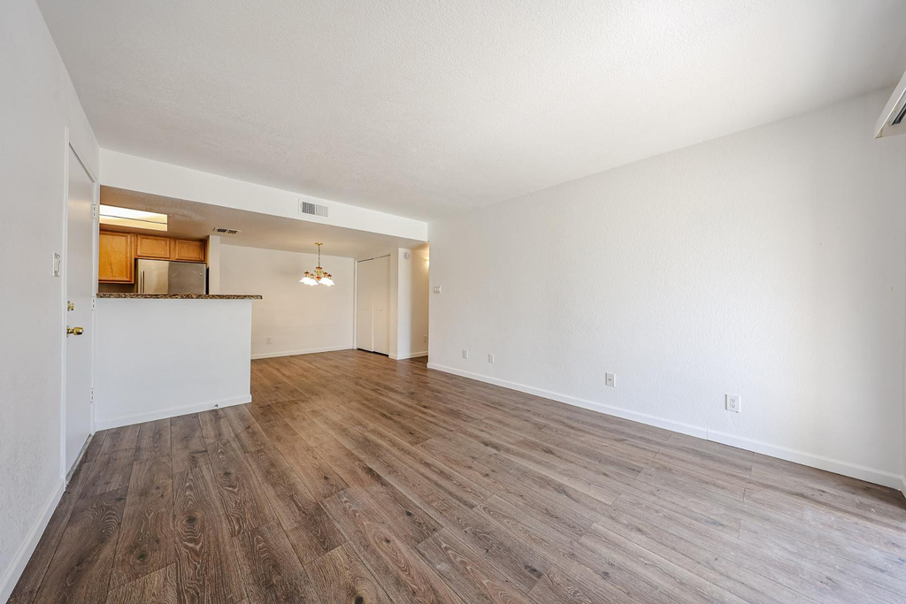 5757 W Eugie Avenue - Photo 27