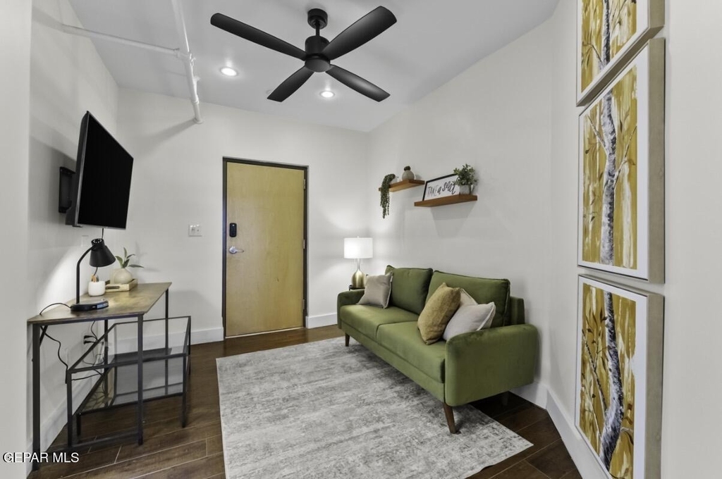 518 W San Antonio Avenue - Photo 1