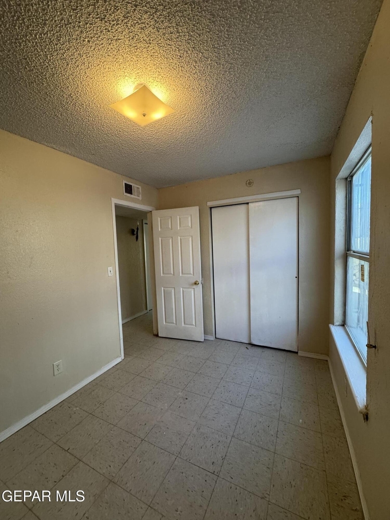 943 Montera Road - Photo 13
