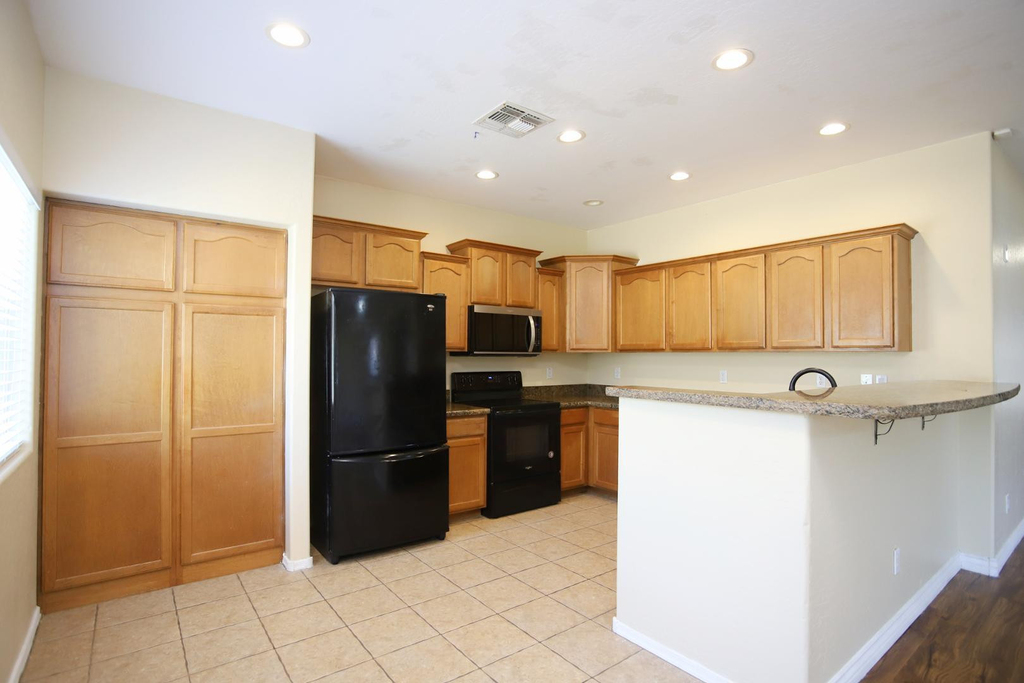512 E Rainbow - Photo 13