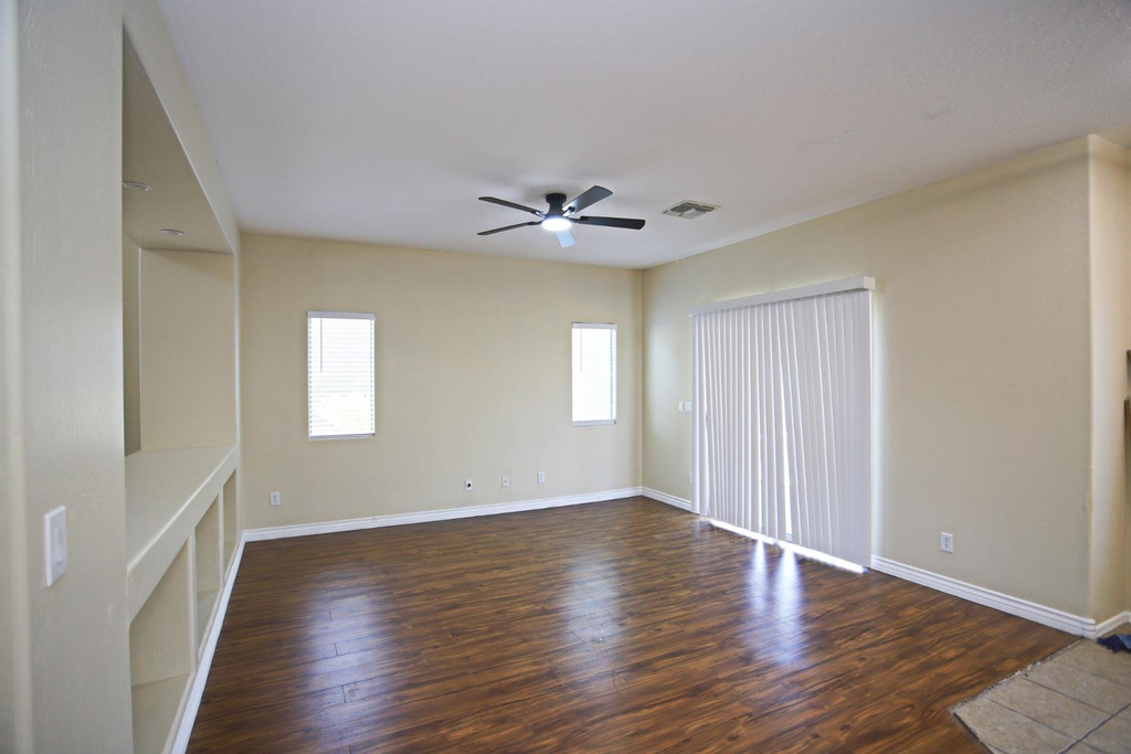 512 E Rainbow - Photo 11
