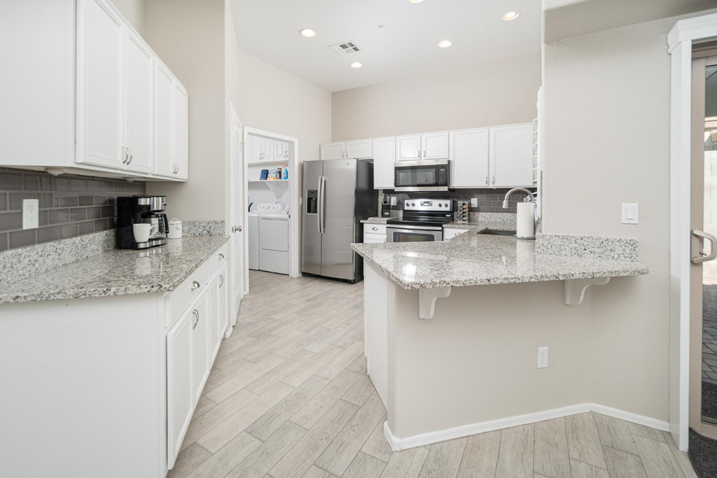 8164 W Zoe Ella - Photo 2