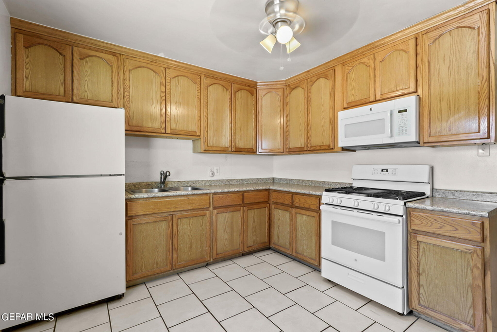 7707 Parral Drive - Photo 4