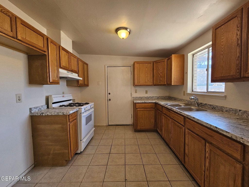 8833 Celestial Place - Photo 4