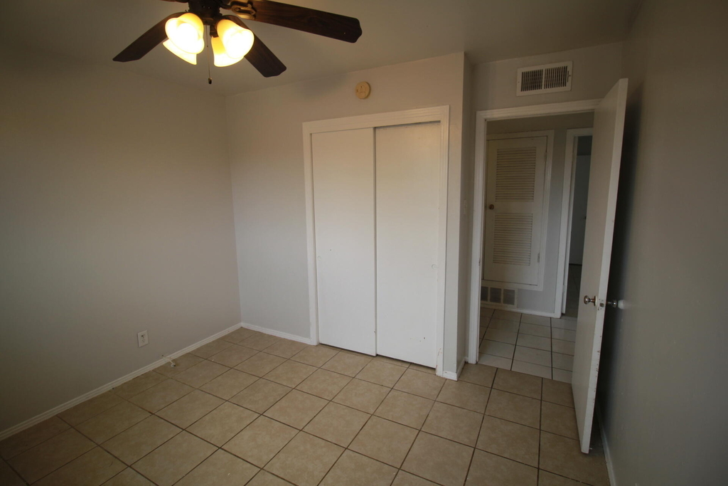 5725 Waycross Avenue - Photo 38