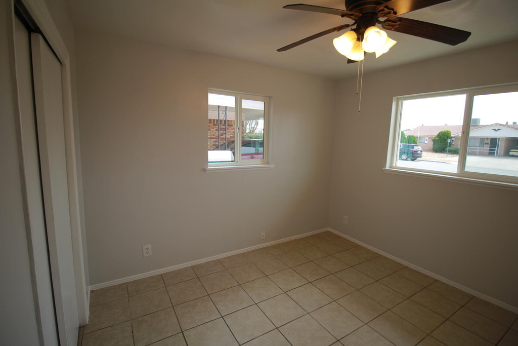 5725 Waycross Avenue - Photo 29