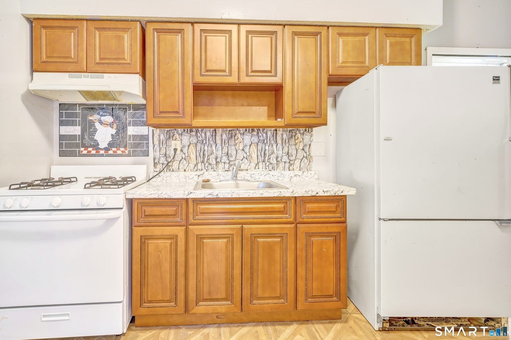 132 Locust Street - Photo 4