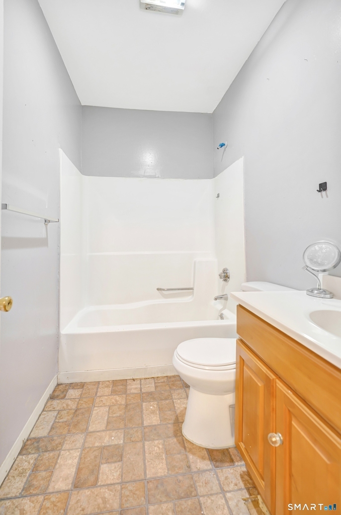 132 Locust Street - Photo 2