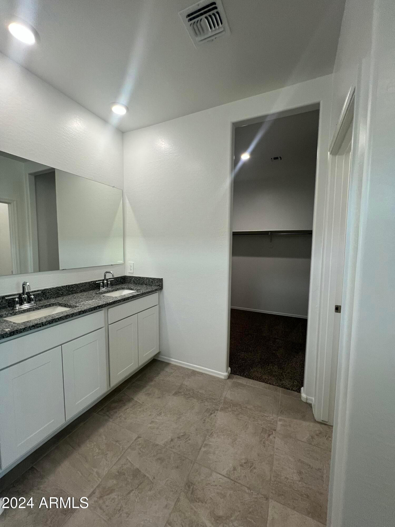 1575 E Lardner - Photo 12