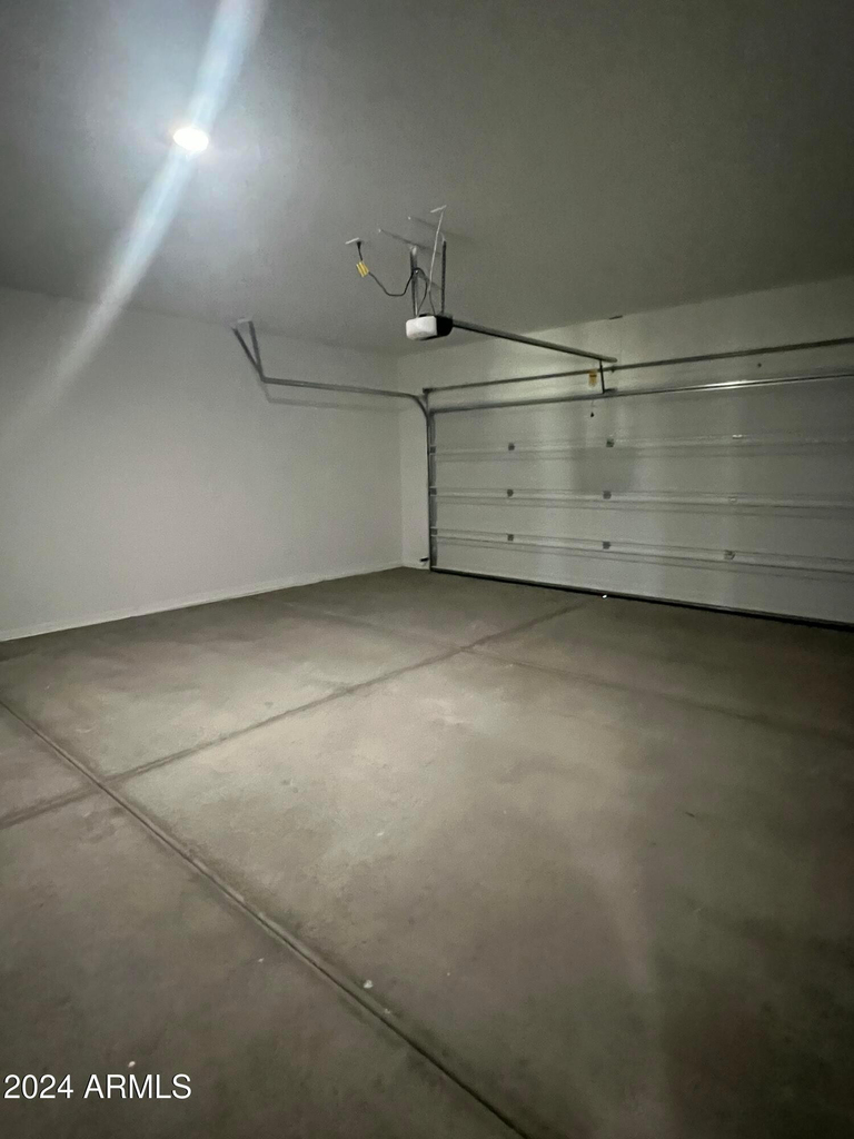 1575 E Lardner - Photo 20