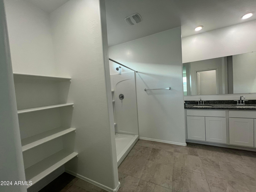 1575 E Lardner - Photo 7