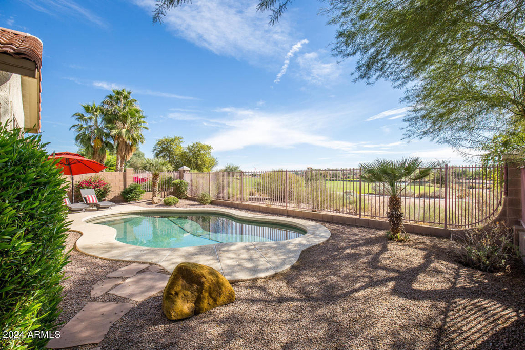 3725 E Meadowview Drive - Photo 1