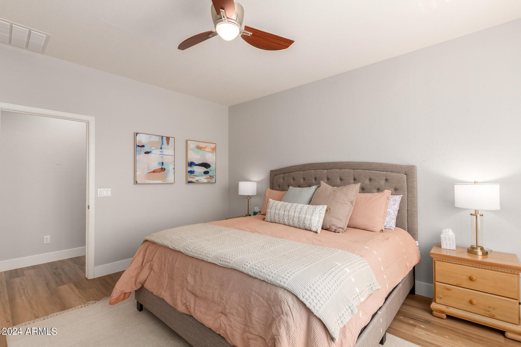 3725 E Meadowview Drive - Photo 20
