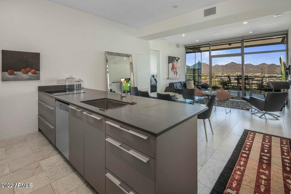 7120 E Kierland Boulevard - Photo 2
