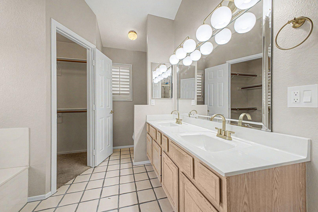 5719 E Saint John Road - Photo 11