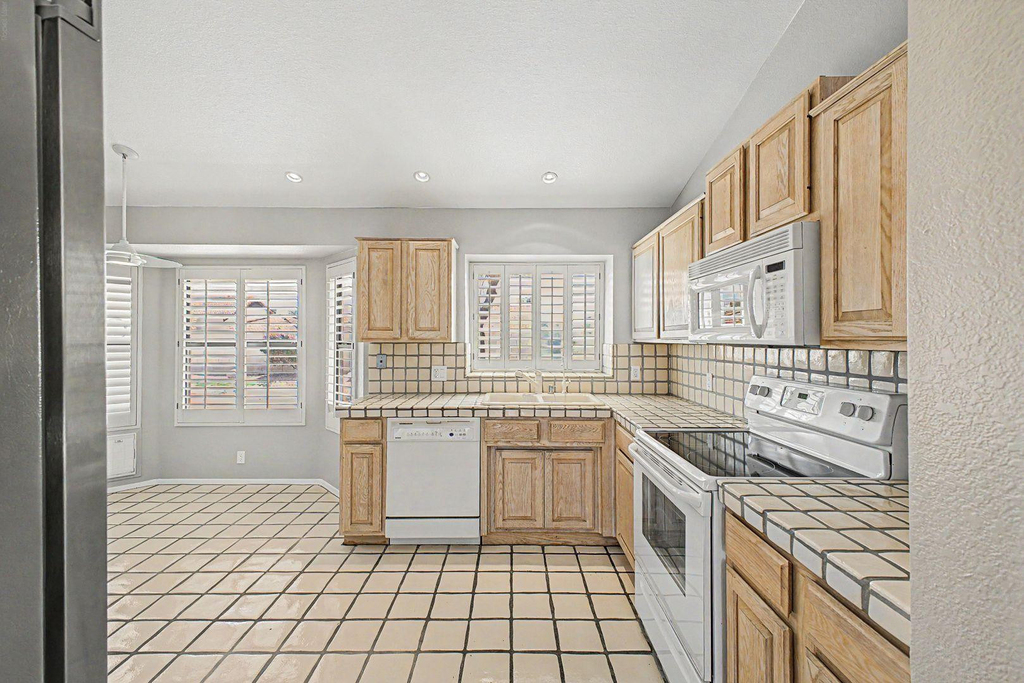 5719 E Saint John Road - Photo 8