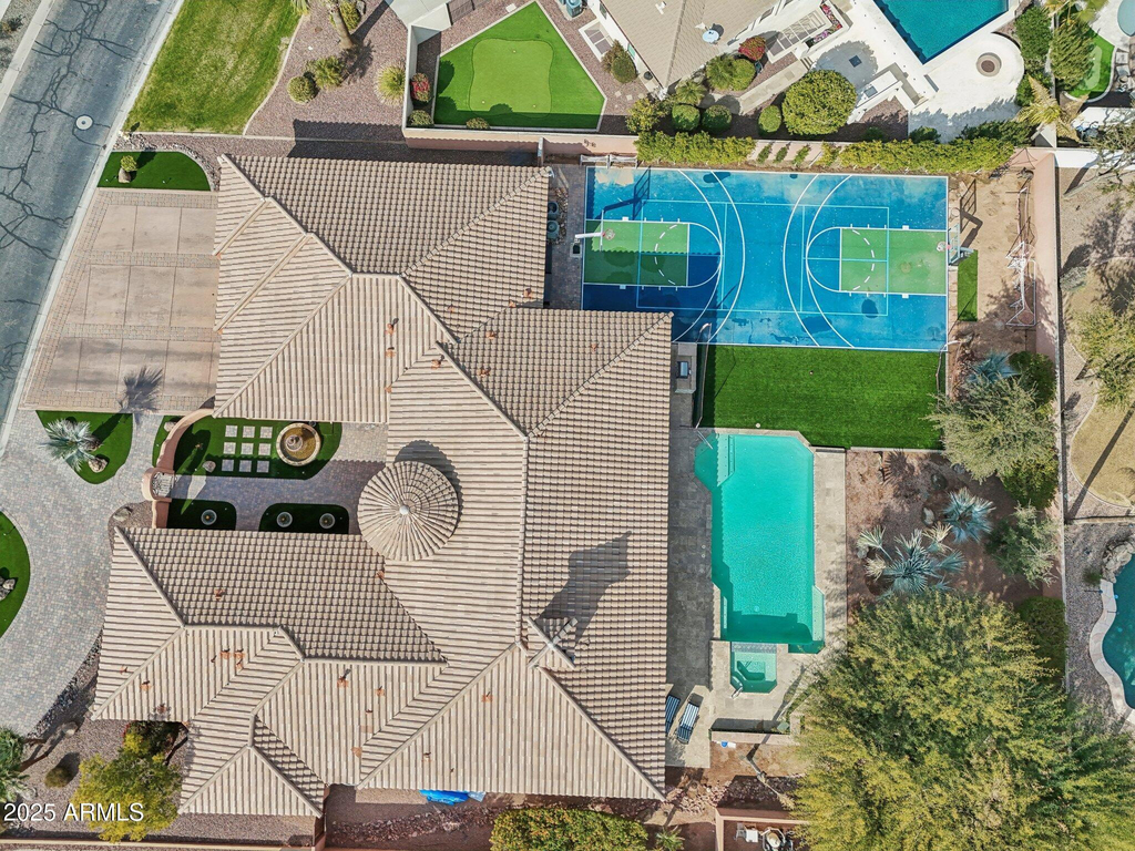 351 N Cloverfield Circle - Photo 2