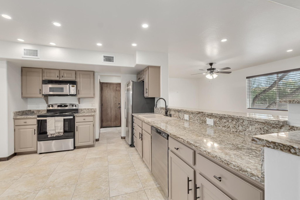 16915 E Jacklin Drive - Photo 2