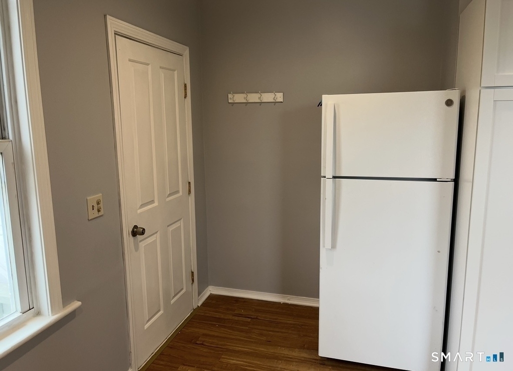 109 1/2 Oak Avenue - Photo 5