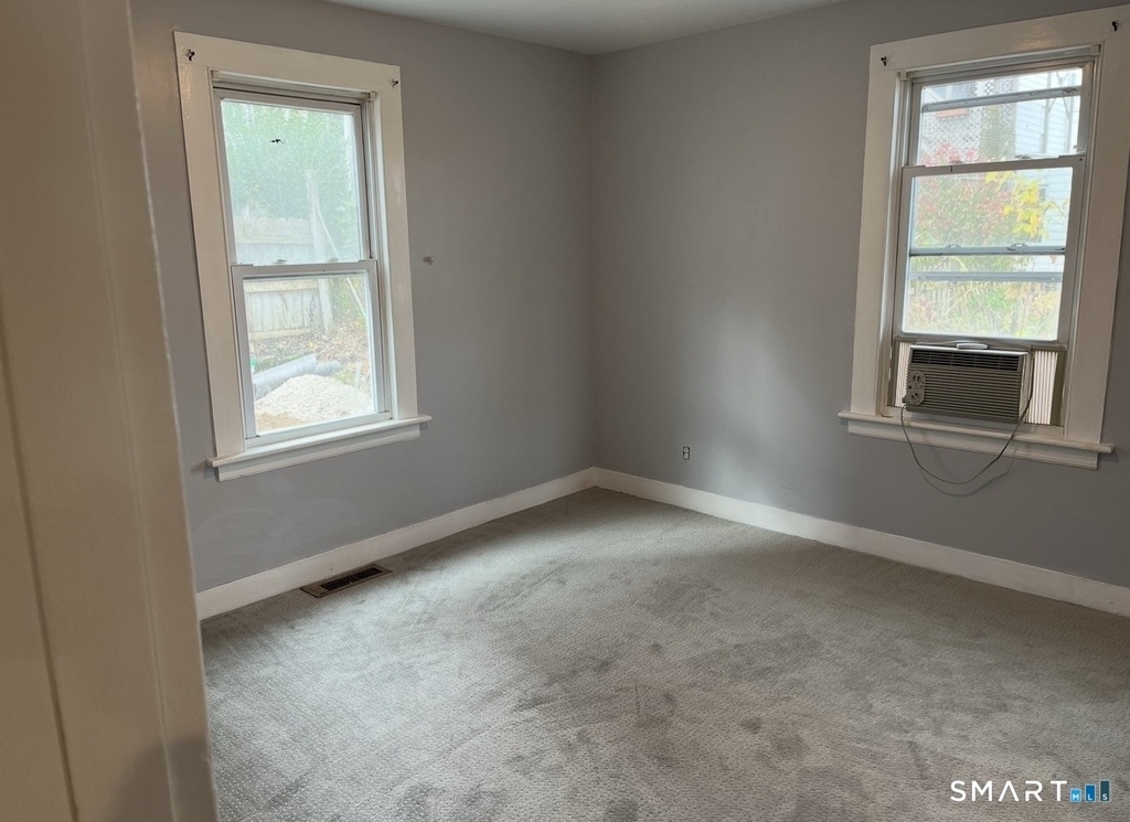 109 1/2 Oak Avenue - Photo 8