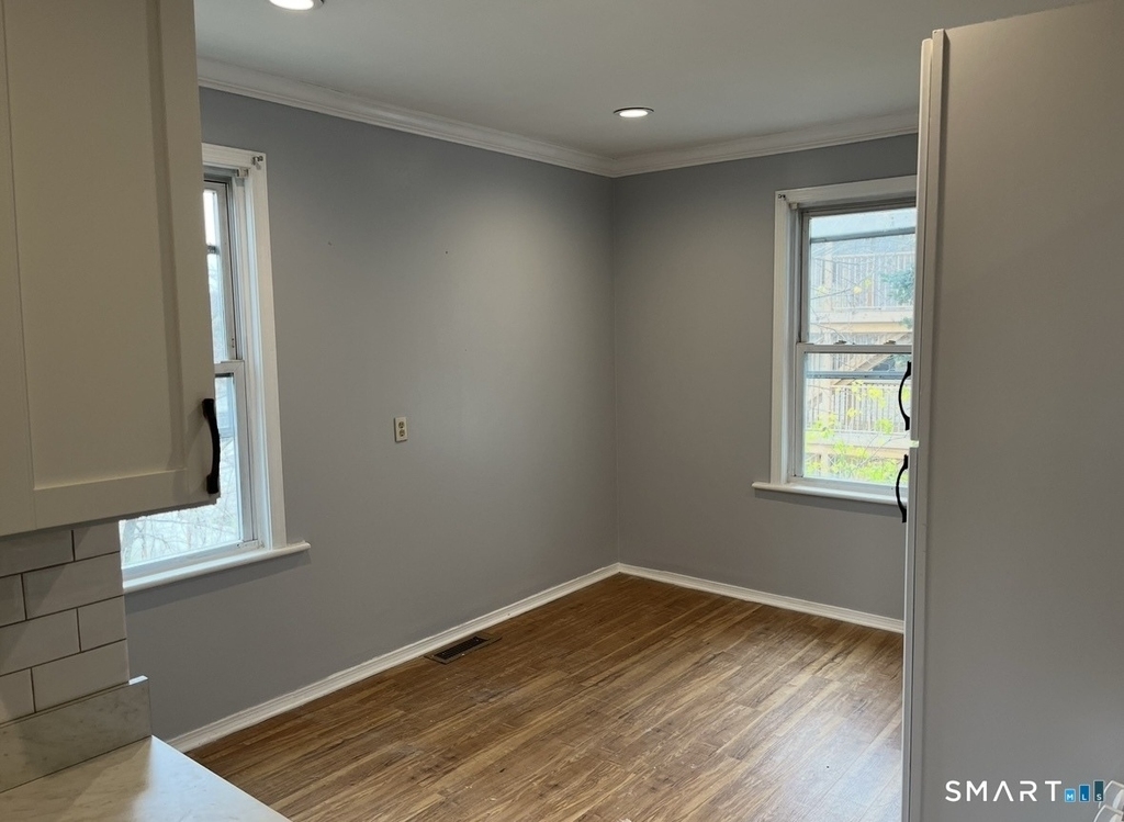 109 1/2 Oak Avenue - Photo 4