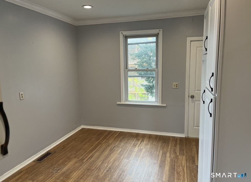 109 1/2 Oak Avenue - Photo 3