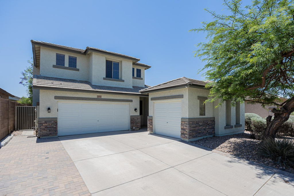 6539 W Jomax Road - Photo 0