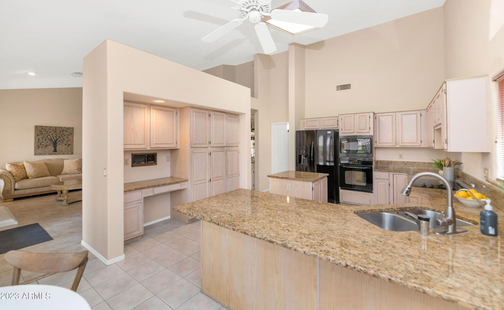 9013 W Kerry Lane - Photo 10