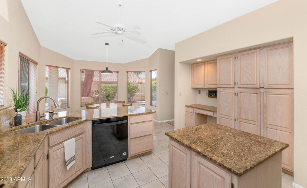 9013 W Kerry Lane - Photo 7