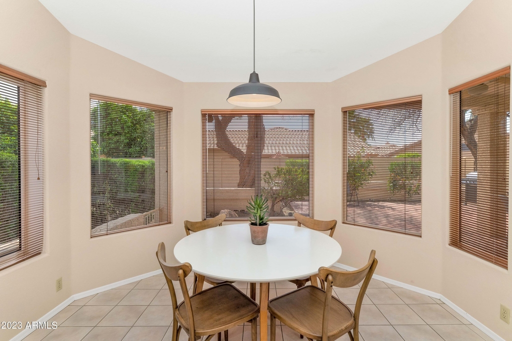 9013 W Kerry Lane - Photo 9