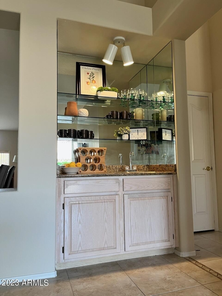 9013 W Kerry Lane - Photo 11