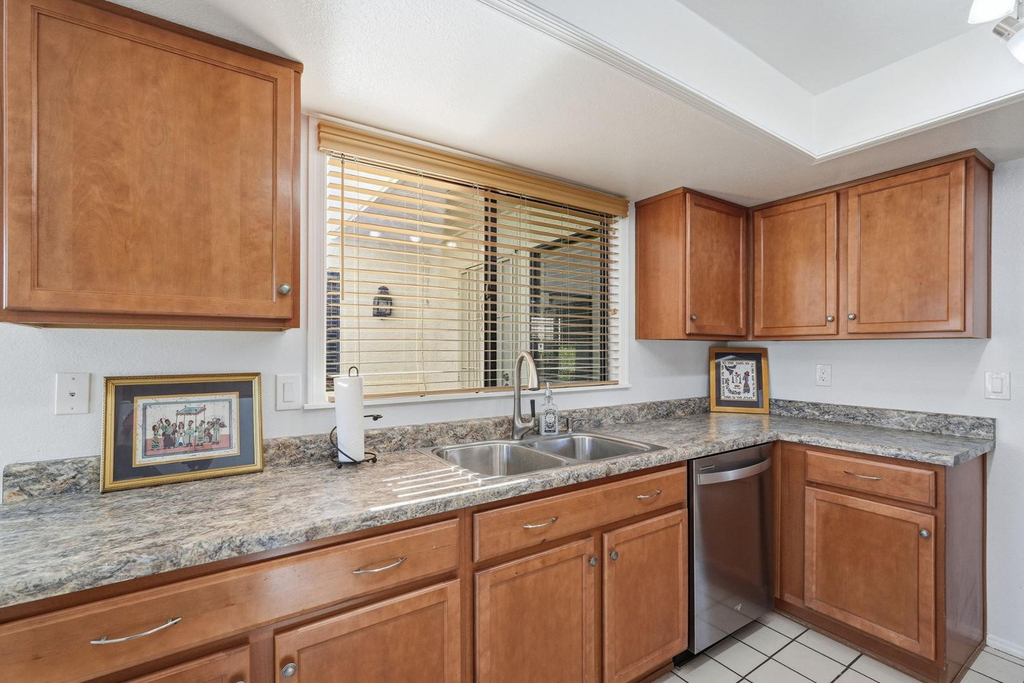 650 S Arrowwood Way - Photo 10