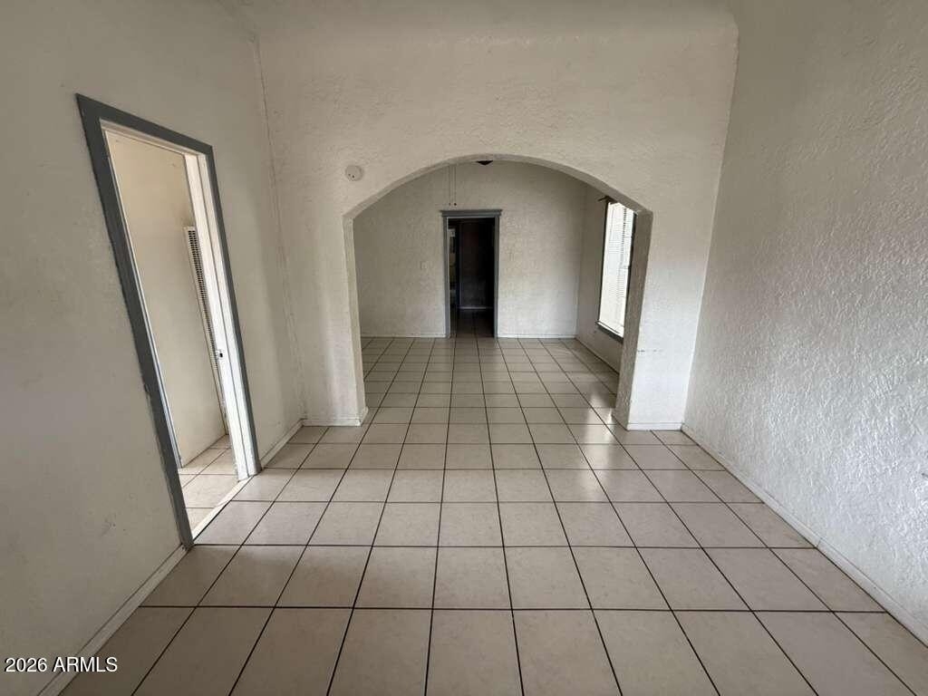 834 E 5th Street - Photo 3