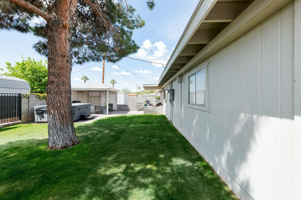 2237 E Hillery Drive - Photo 16