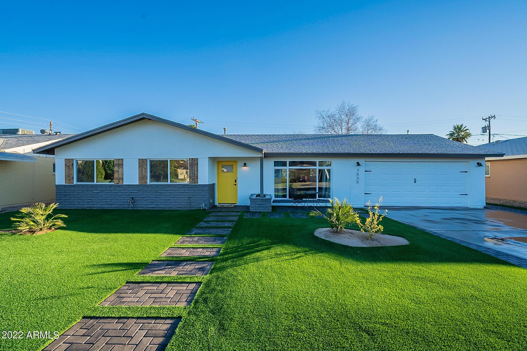 7535 E Princeton Avenue - Photo 1