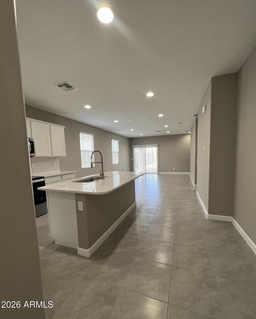 24068 W Whyman Avenue - Photo 2