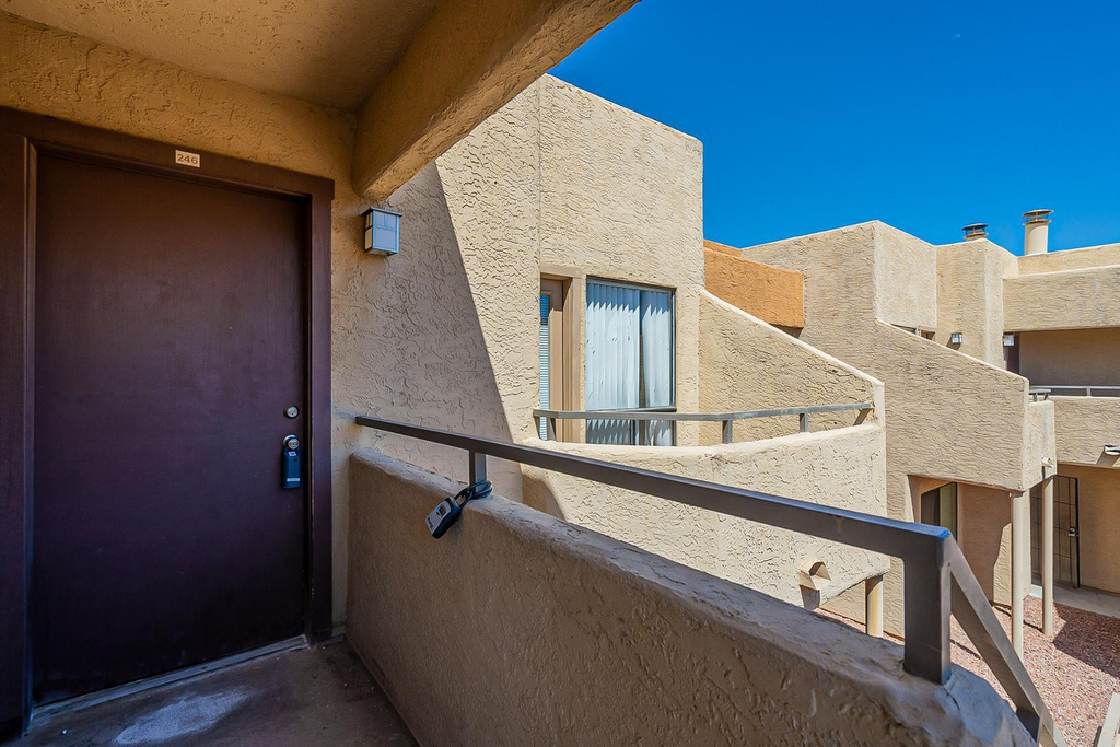 11640 N 51st Avenue - Photo 2