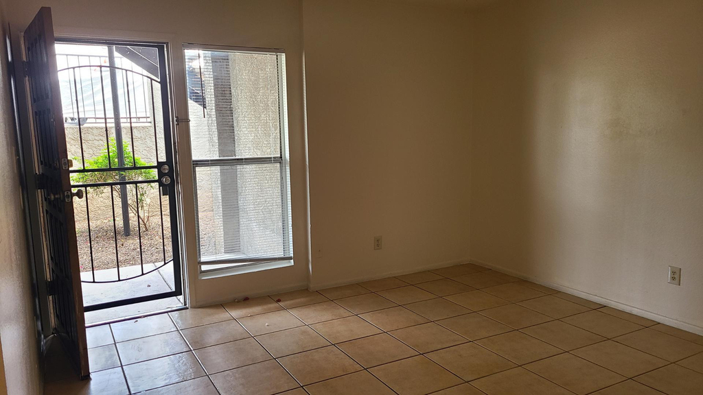 1345 E Campbell Avenue - Photo 3