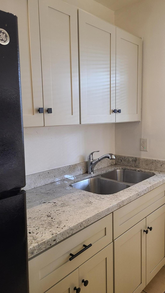 1345 E Campbell Avenue - Photo 1
