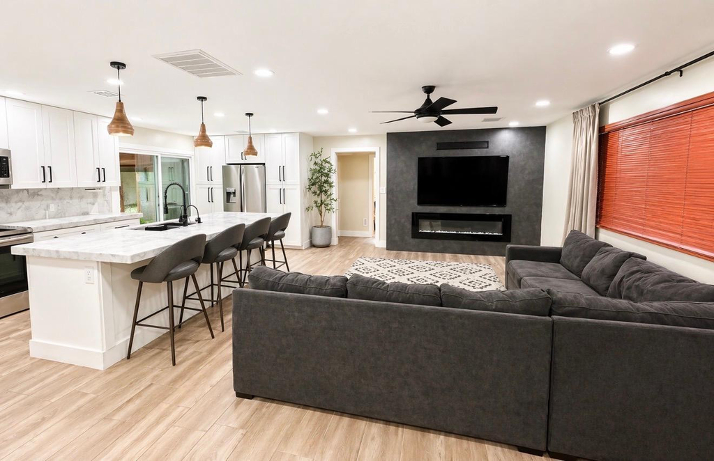 1237 E Riviera Drive - Photo 2
