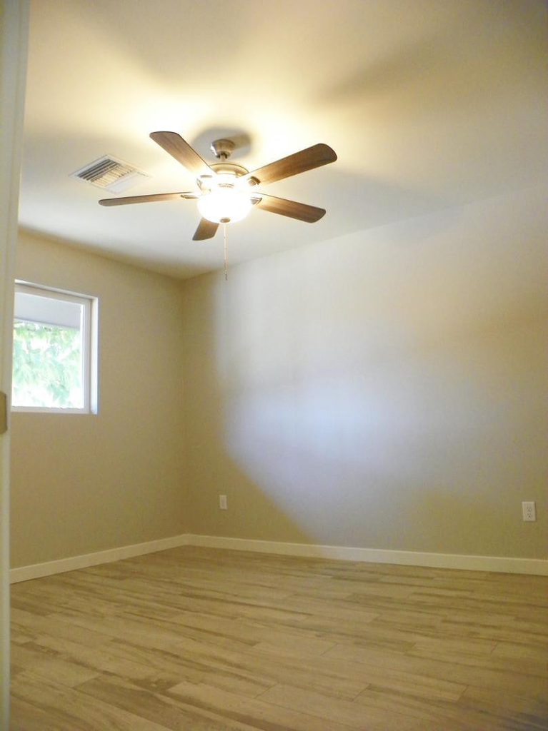 8337 E Meadowbrook Avenue - Photo 7