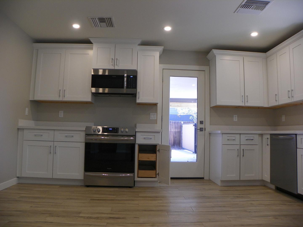 8337 E Meadowbrook Avenue - Photo 5