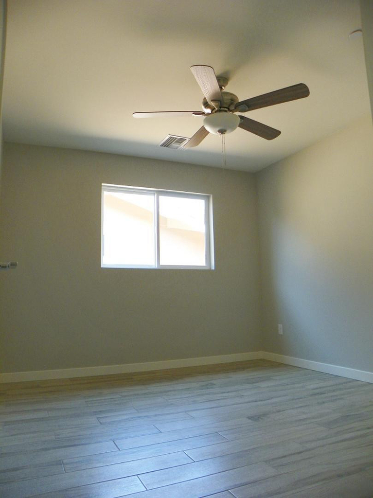 8337 E Meadowbrook Avenue - Photo 6