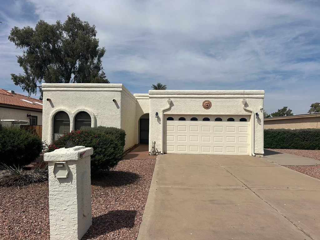 9554 E Fairway Boulevard - Photo 1