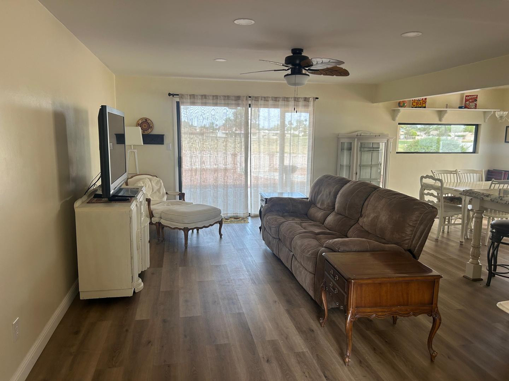 9554 E Fairway Boulevard - Photo 3