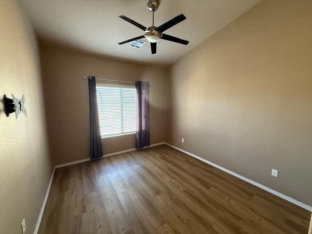 900 S 94th Street - Photo 11