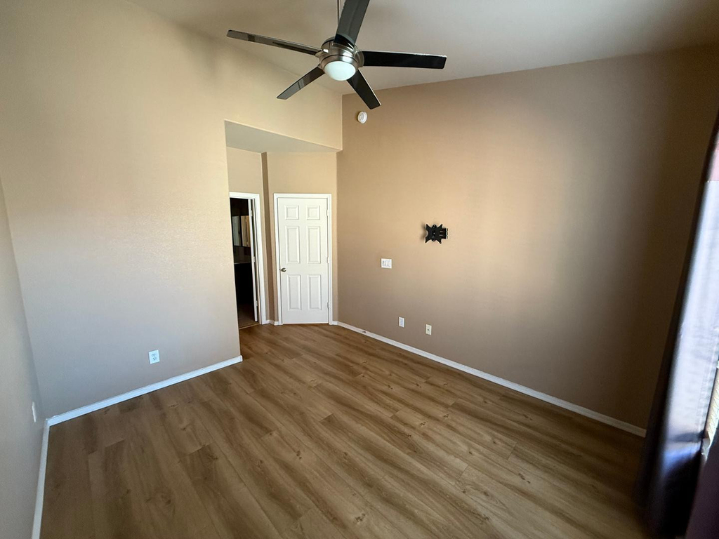 900 S 94th Street - Photo 10
