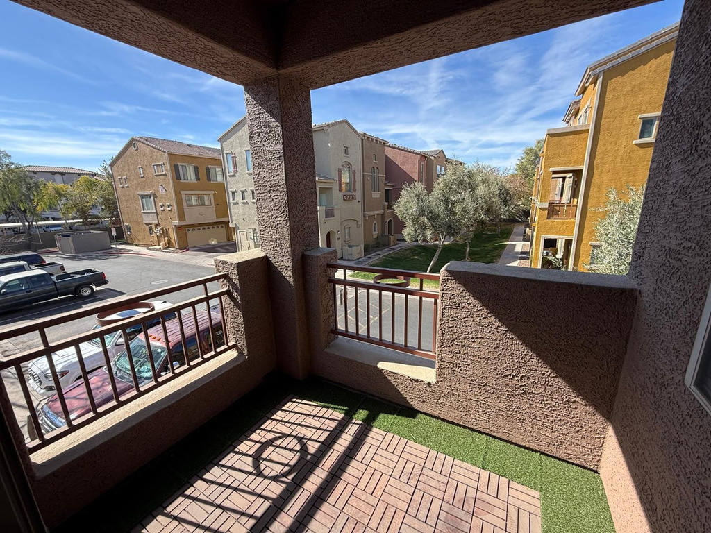 900 S 94th Street - Photo 8
