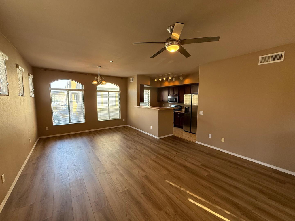 900 S 94th Street - Photo 3